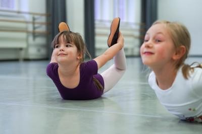 Mädchen beim Tanztraining
